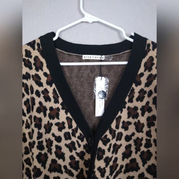 alice + olivia Bradford Grandpa Leopard Wool Blend Cardigan Sweater Size Medium - Picture 14 of 16